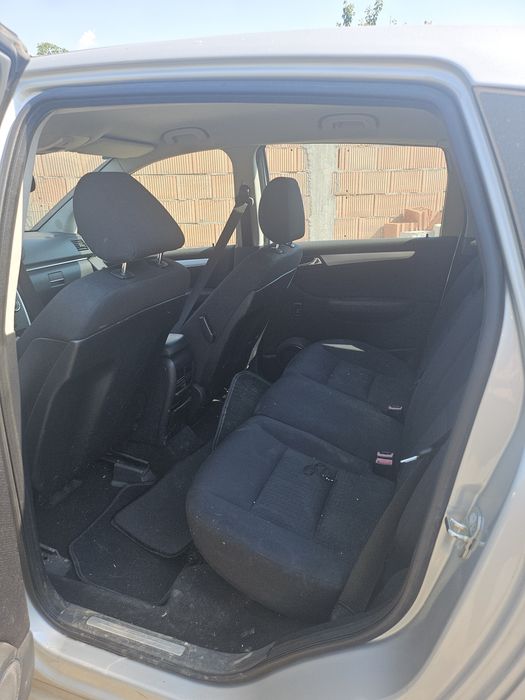 Vand Mercedes B180