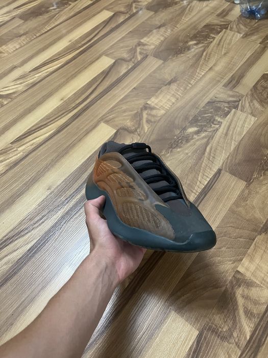 Adidas yeezy 700