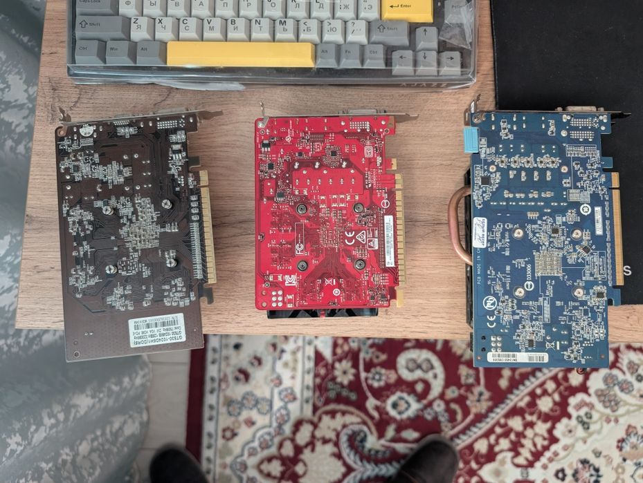 Продам 2 видюха не известном состояние