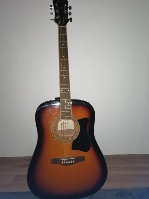 Chitară acustică