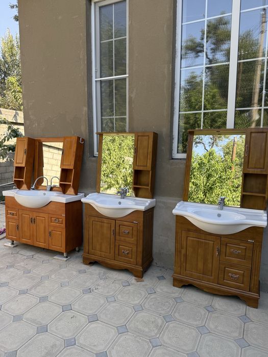 Продам раковины с зеркалом
