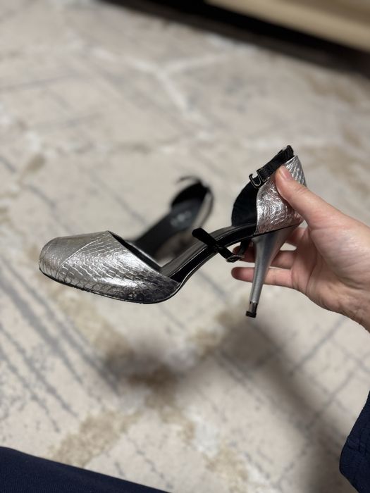 Продам туфли женские