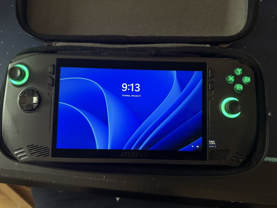 Consola portabila Claw 7 AI+ A2VM - garantie pana in 07-2027