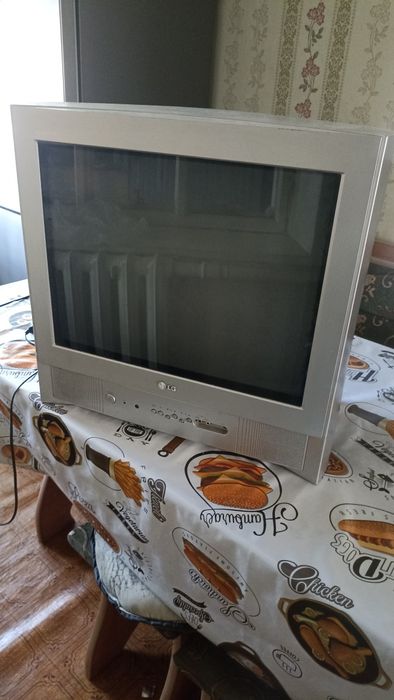 Продам телевизор LG