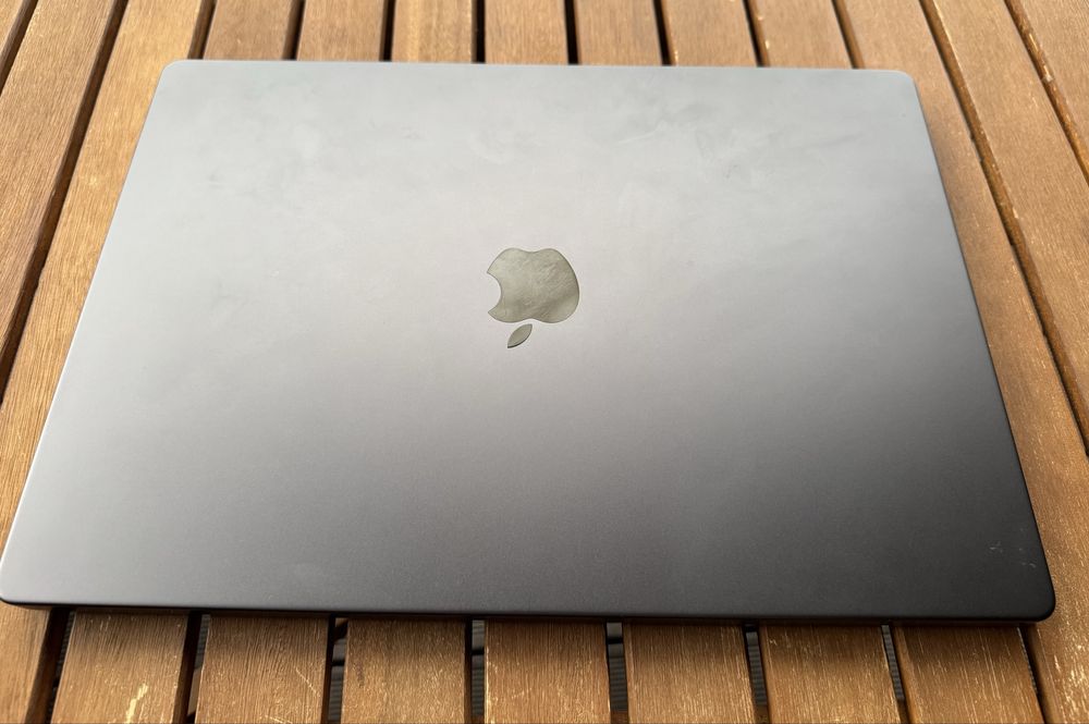 Apple MacBook Pro 16” M3 Max / 48 RAM / 1TB - Перфектен !