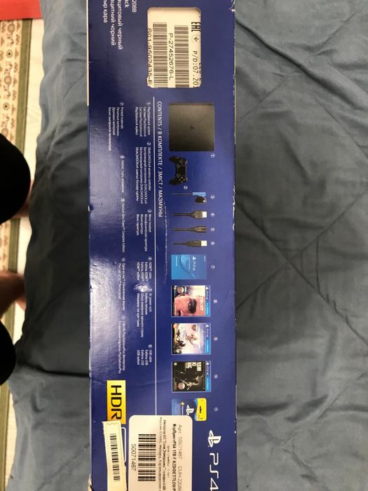PS 4 slim в отличном состояний.