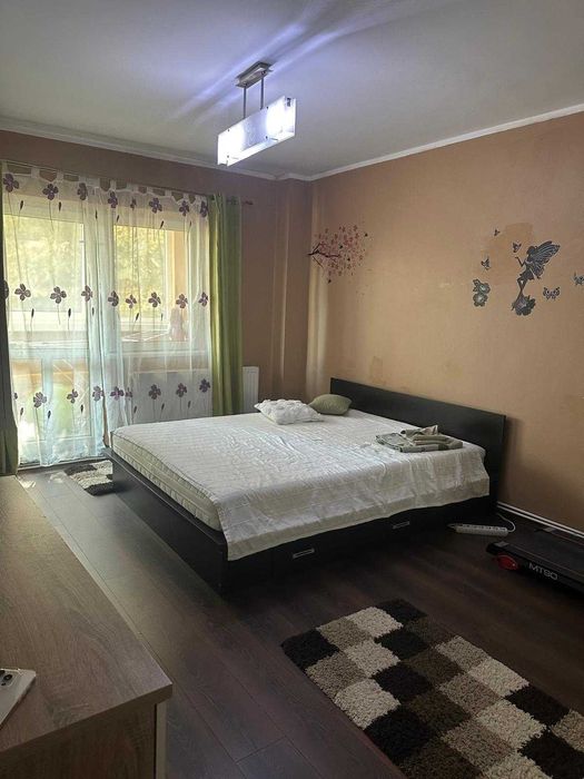 Proprietar, vand apartament 3 camere decomandate,