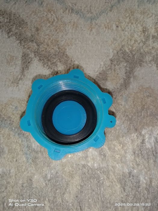 Канистра для бензина.