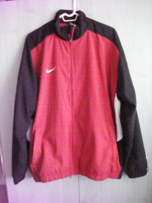 NIKE ново и ориг. яке от Англия
