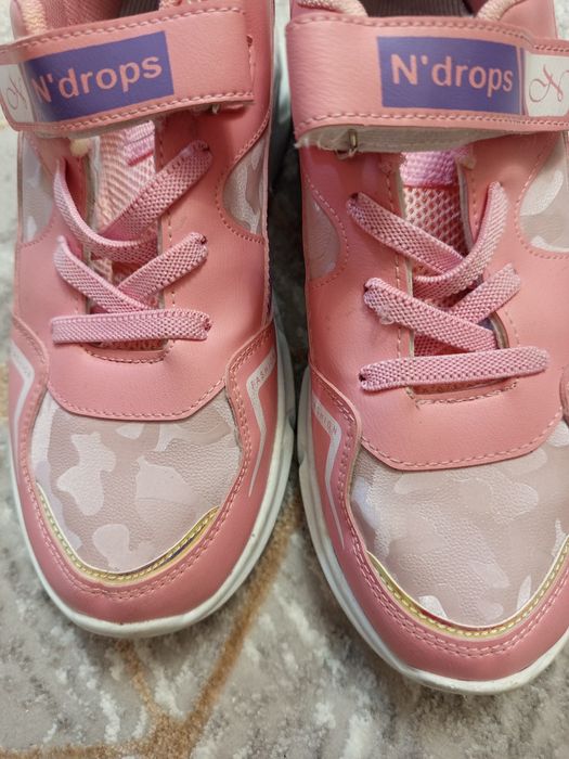 Кроссовки новые и б/у 35р