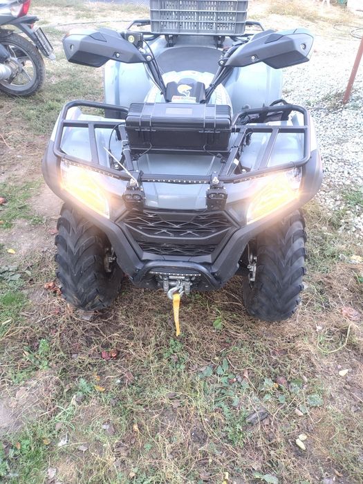 Vând ATV Cf moto 400