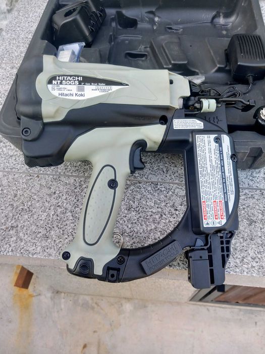 HITACHI NT 50GS GAS Акумулаторен такер с газ