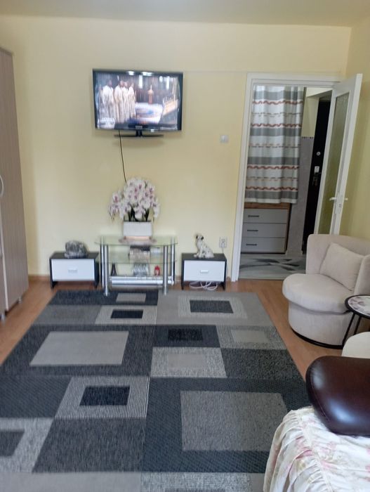 Închiriez apartament o camera
