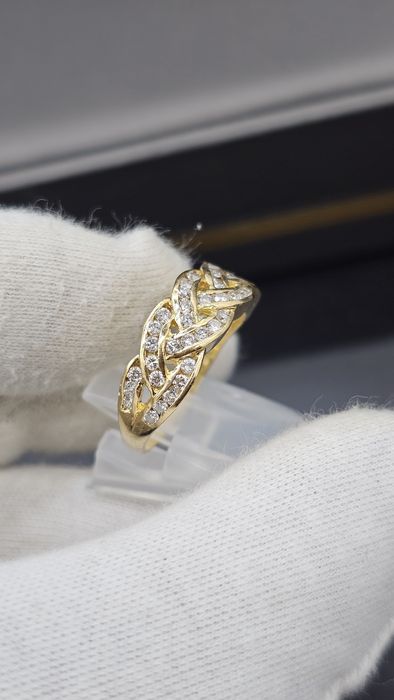 Луксозен пръстен 18K (750) с естествени диаманти | 5.44 гр | Infinity Weave Design