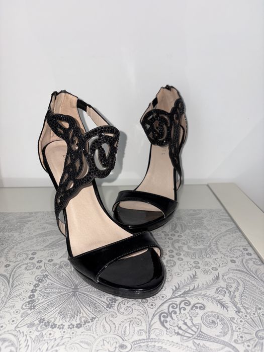 Sandale elegante marimea 35