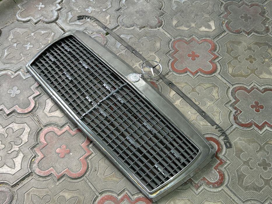 Решетка радиатора на мерседес w190