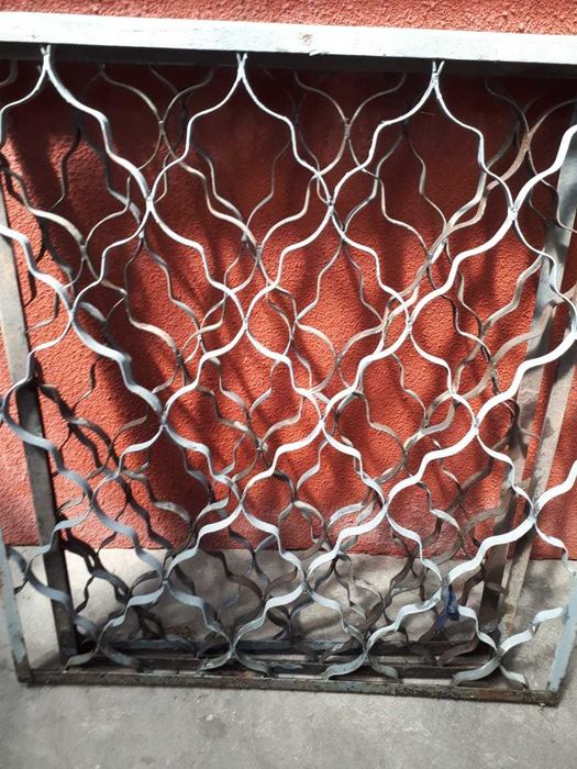 Решетки на окна.