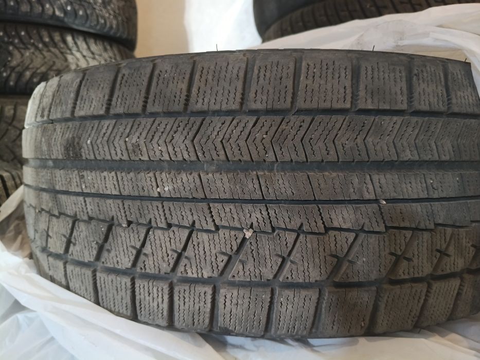 Продам комплект резины R18