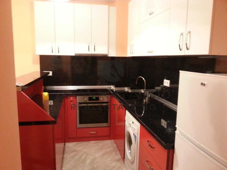 Продава се Тристаен апартамент в Пловдив, Южен - 82 кв.м за 1500 €/кв.м - Снимка #1