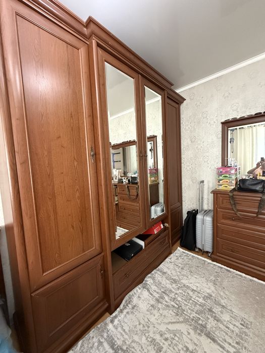 Продам спальный гарнитур