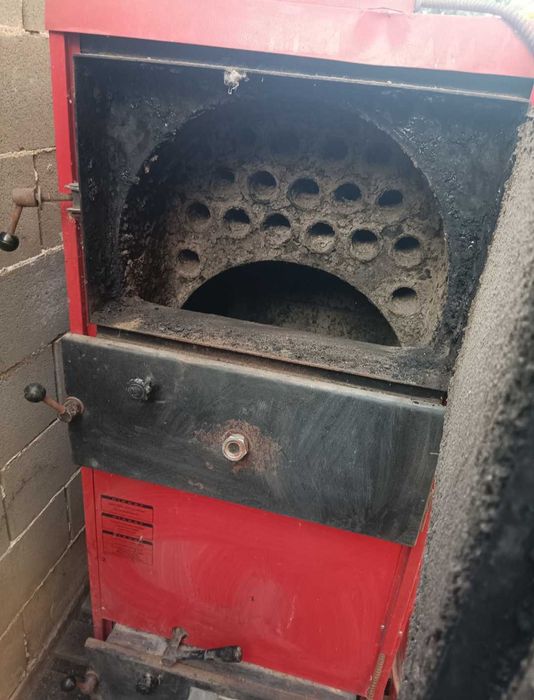 Котел-твърдо гориво (дърва и въглища)