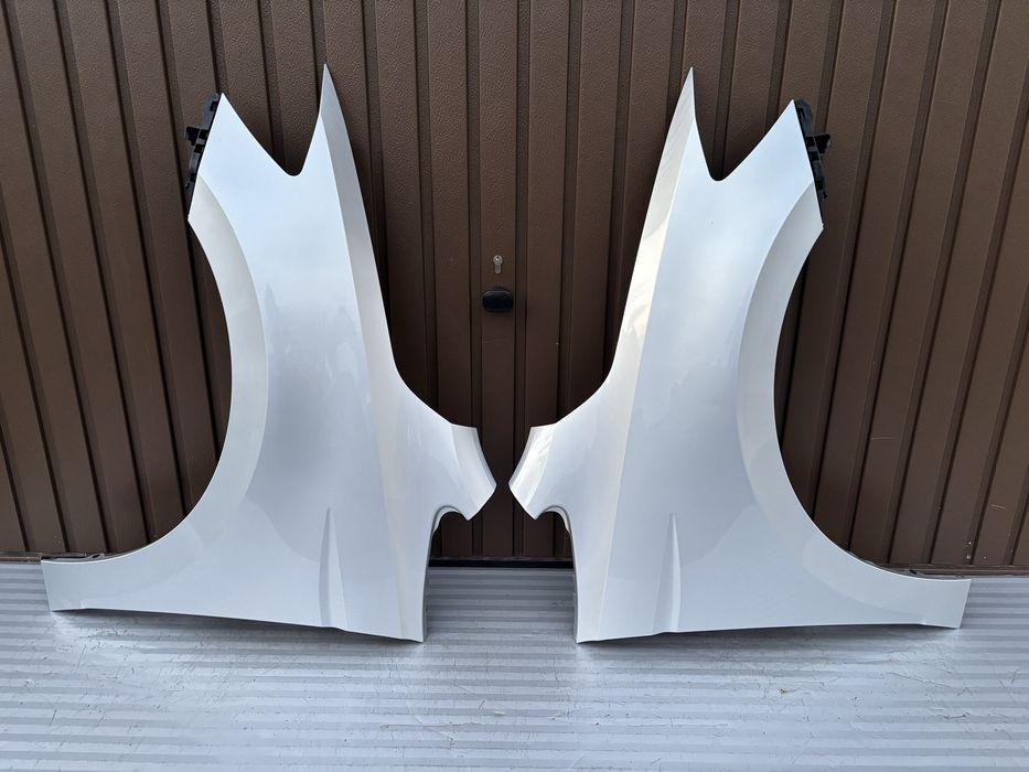 Aripa st / dr •vw Touran  5T • cod de culoare LA7W•2015-2020•