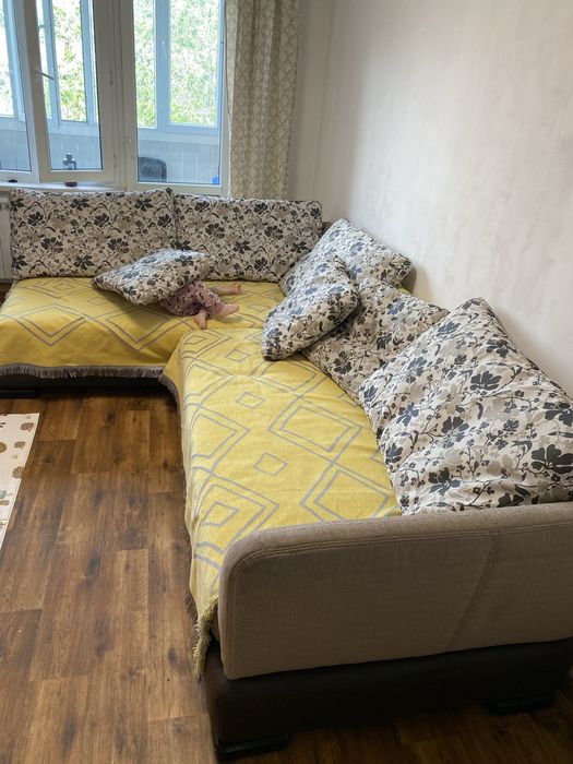 Большой прочный диван 3.0х1.9м