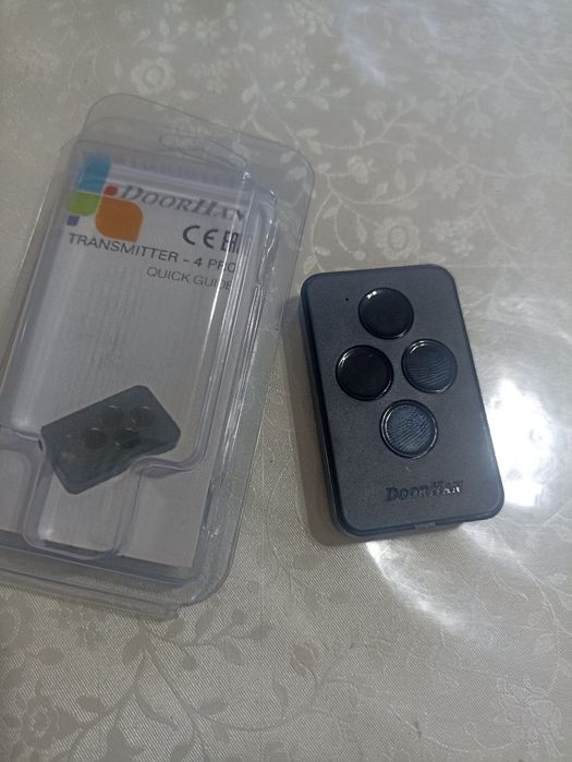 Пульт Doorhan для ворот и шлагбаумов.
