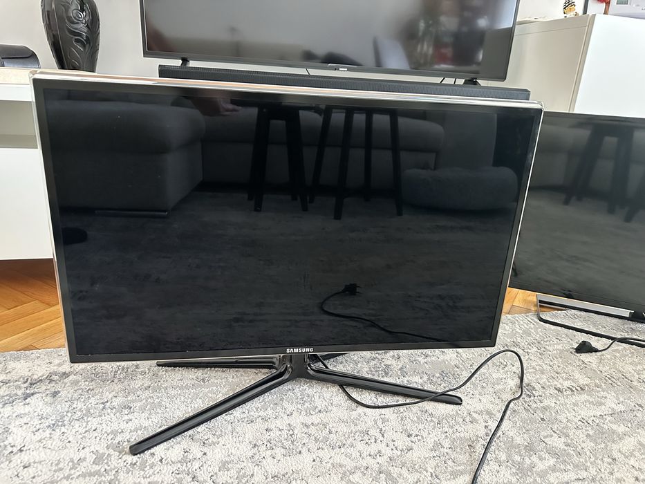 Televizor Samsung 81 cm perfect pentru terasa