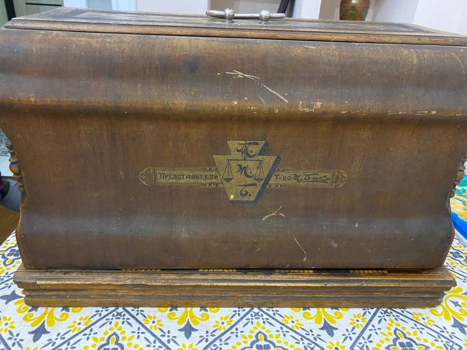 Продается швейная машинка Singer, ручной привод, винтаж