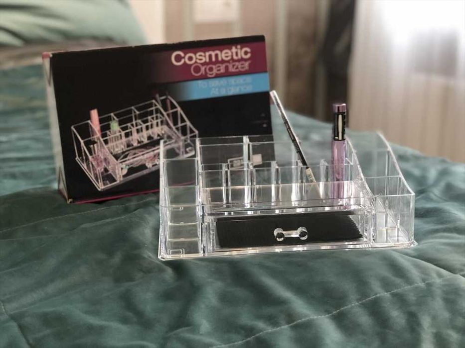 Органайзер для косметики. В коробке, новый. Подходит для подарка!