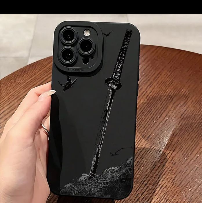 Стильный чехол iPhone 13 Samurai Black