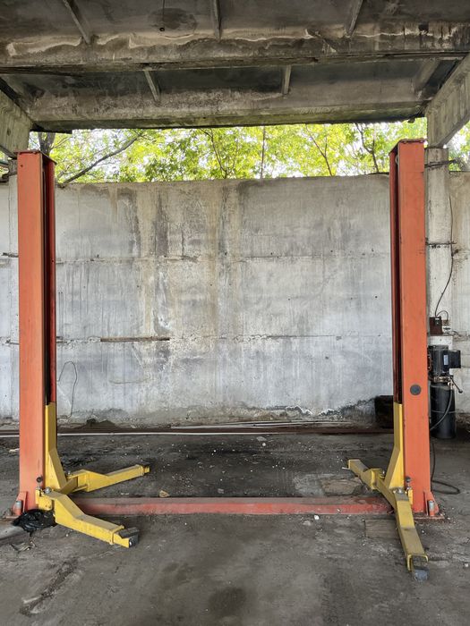 Подъемник для машины