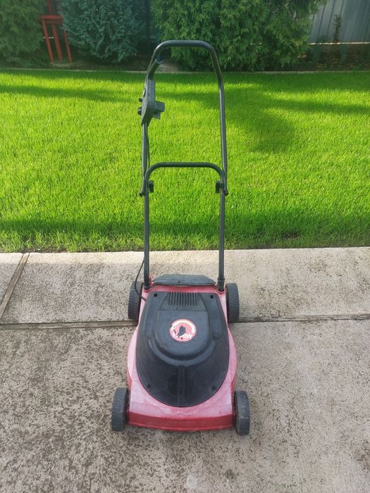 Masina electrica de tuns iarba