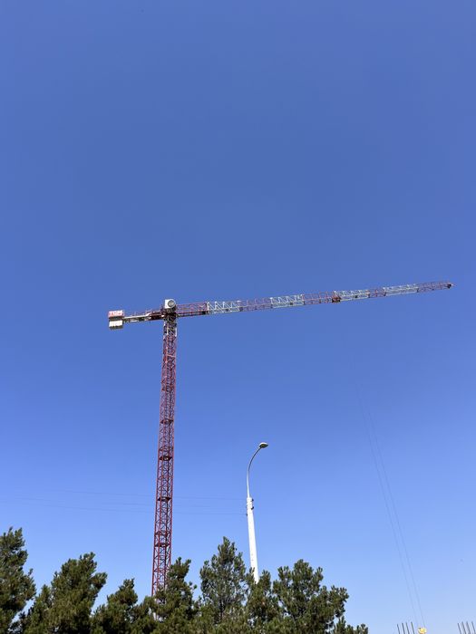 Срочно продается Башенный Кран  Находятся в Ташкенте