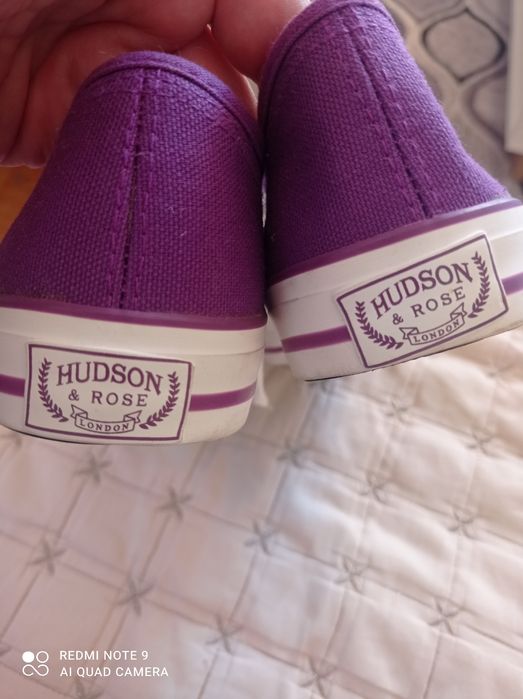 Ниски маратонки нови