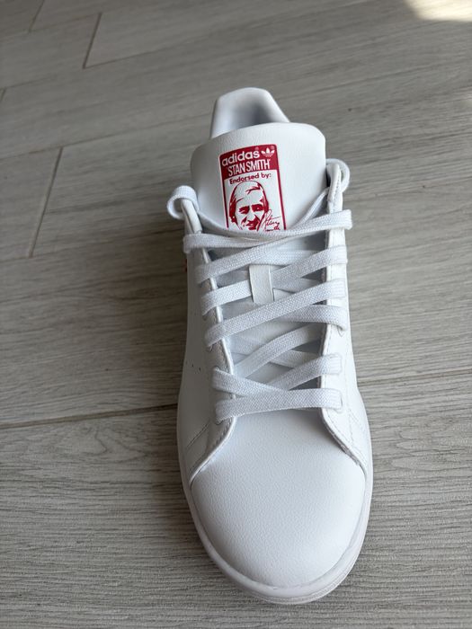 Adidas Stan Smith – бели с червени детайли