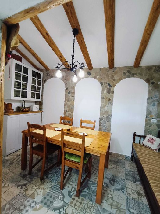 Vand casa la munte ,in Corbsori ,Arges,cu toate conditiile,apa ,gaze