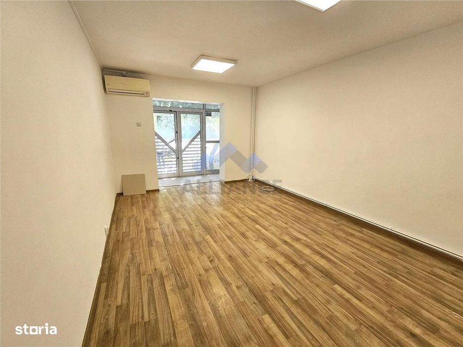 Spatiu birouri, stradal, parter, semicentral