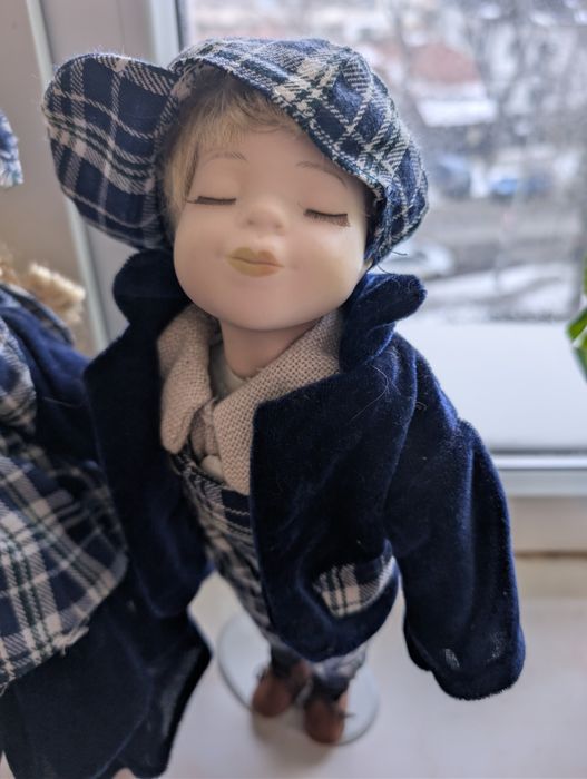 Păpuși portelan, cu suport 35cm