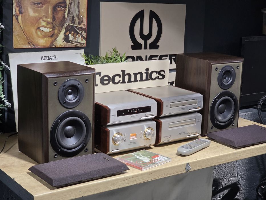 Sistem audio TECHNICS HD550, amplificator, cd-player, deck,tuner boxe hifi stereo linie mini ,telecomanda