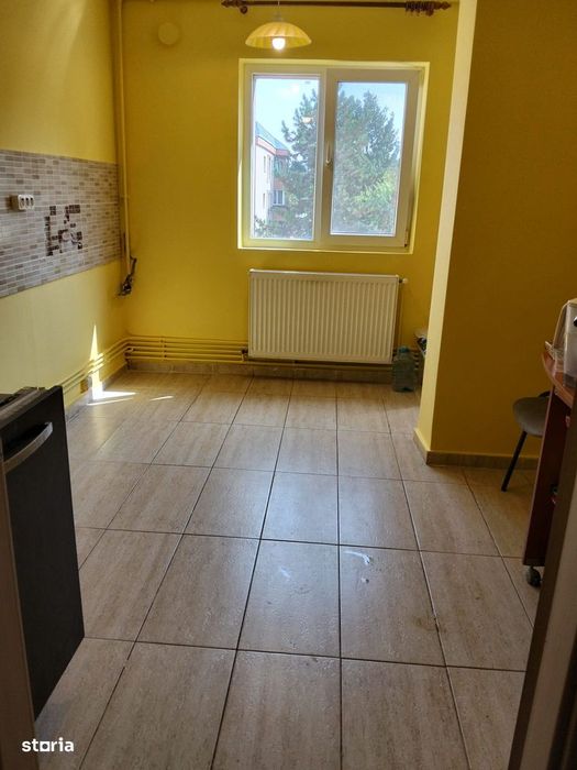 PF vand apartament 3 camere decomandate, Str. Rovine