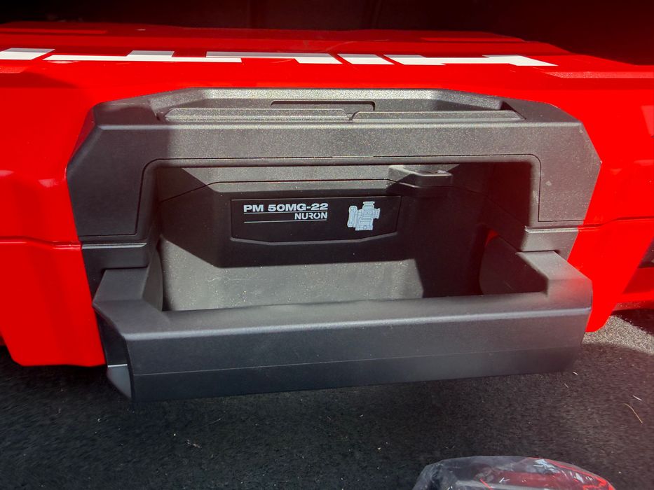 Hilti pm50g nou in cutie cu stativ pma20 pma32 pm100 s  4 980 lei
