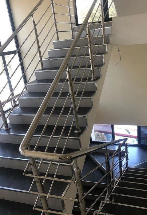 Перила из нержавейка и ограждение zanglamas polatdan toʻsiqlar