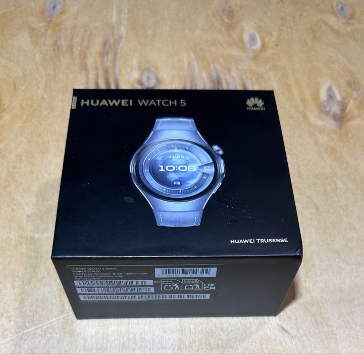 Чисто нов смарт часовник Huawei Watch 5 46mm Purple.