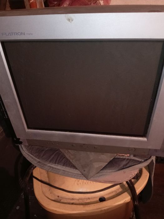 Продам экран для компьютера