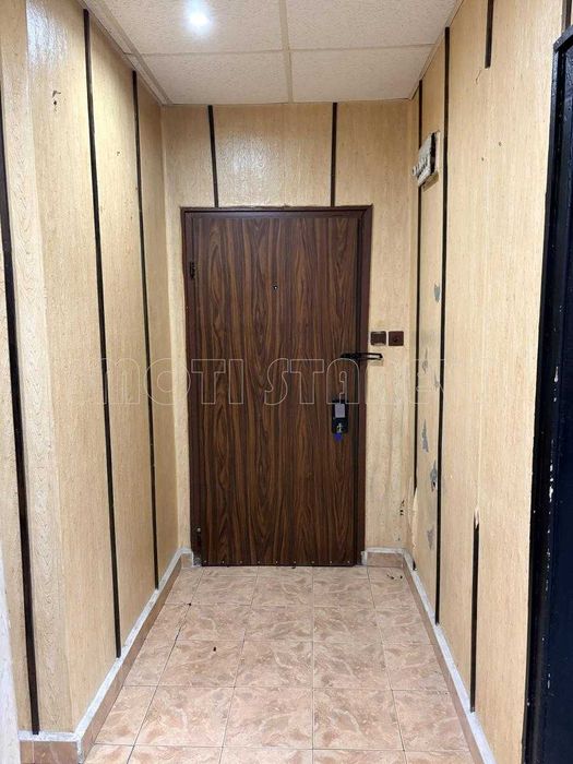 Тристаен тухлен апартамент в жк. Христо Ботев