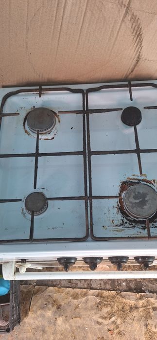 Продам газ плиту в хорошем состояние