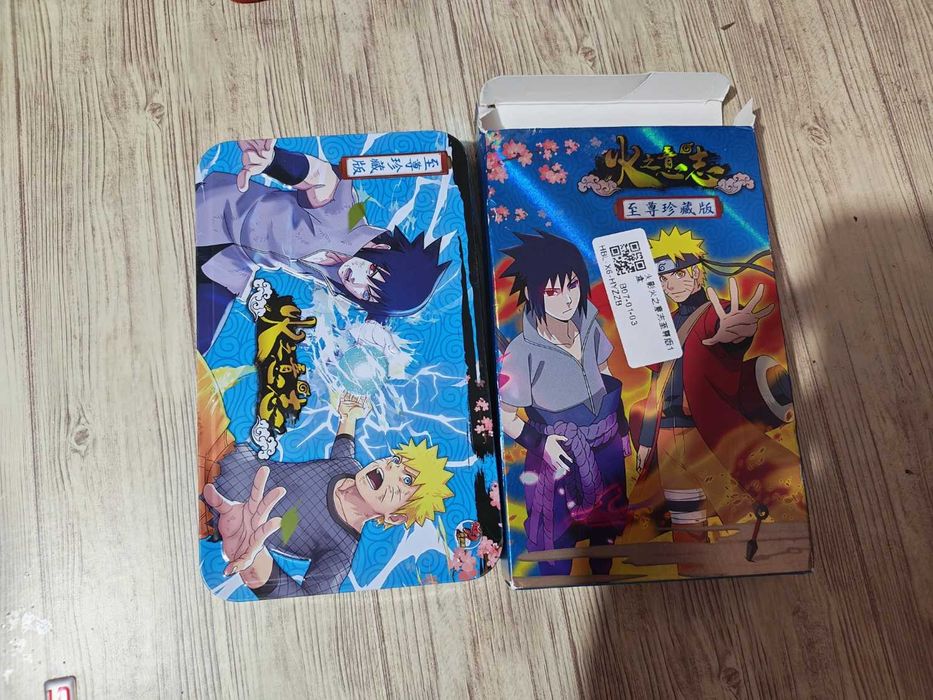 Naruto Premium in Cutie De Tabla  Pachete Exclusive cu Cărți de Colecție Naruto & Sasuke Edition