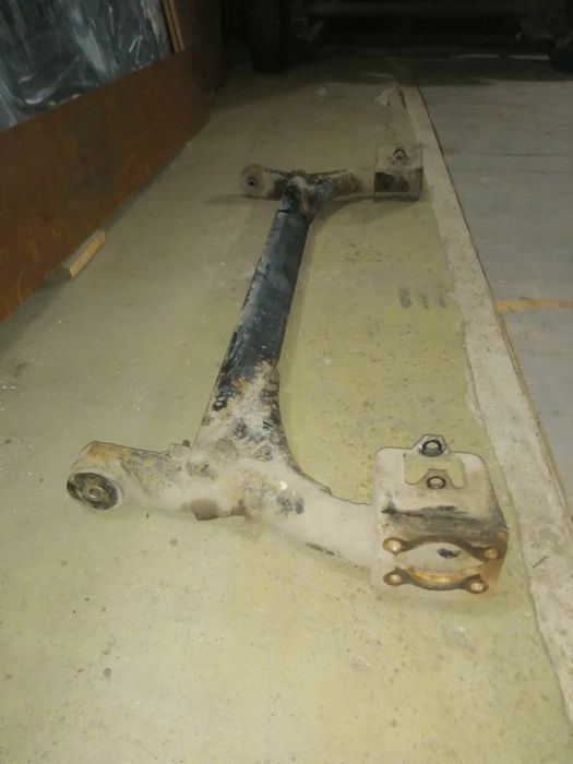 Задняя балка Лада Гранта